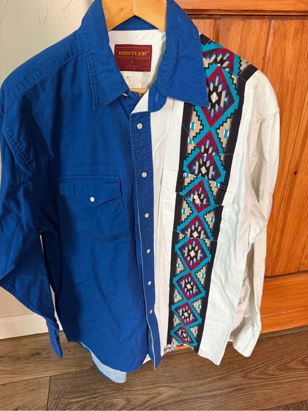 Rustler by Wrangler Men’s Blue & White Button-Down Shirt with Aztec Stripe